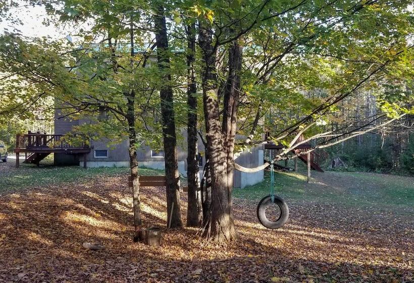 Dover Home: 7 Mi To Mount Snow Grand Summit Resort