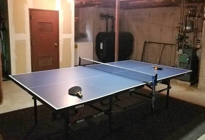 Dover Home: 7 Mi To Mount Snow Grand Summit Resort