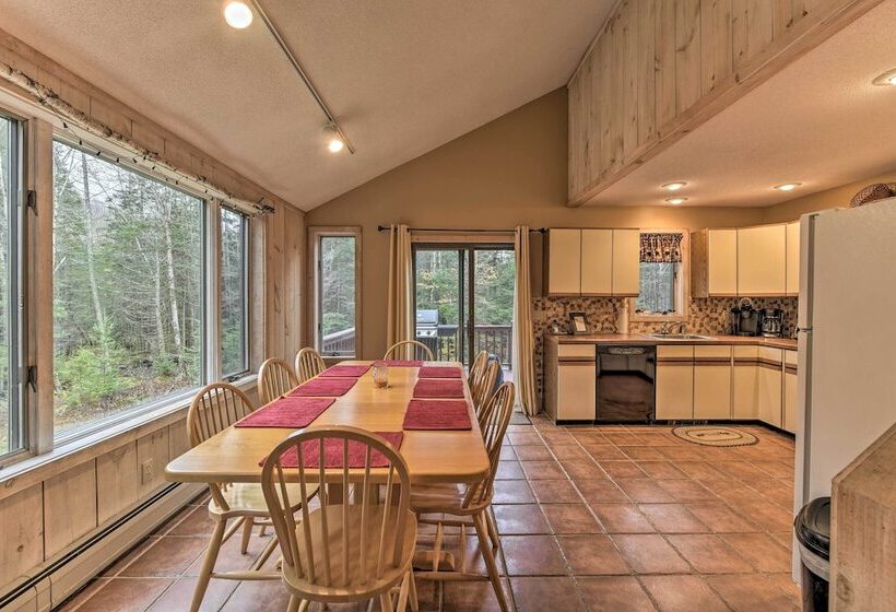 Dover Home: 7 Mi To Mount Snow Grand Summit Resort