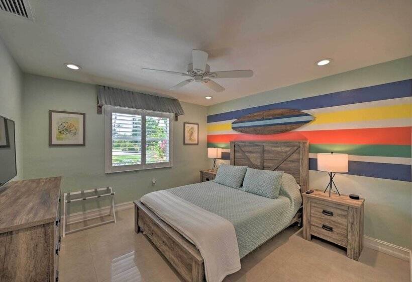 Family Friendly Palm River Estates House!