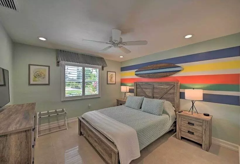 Family Friendly Palm River Estates House!