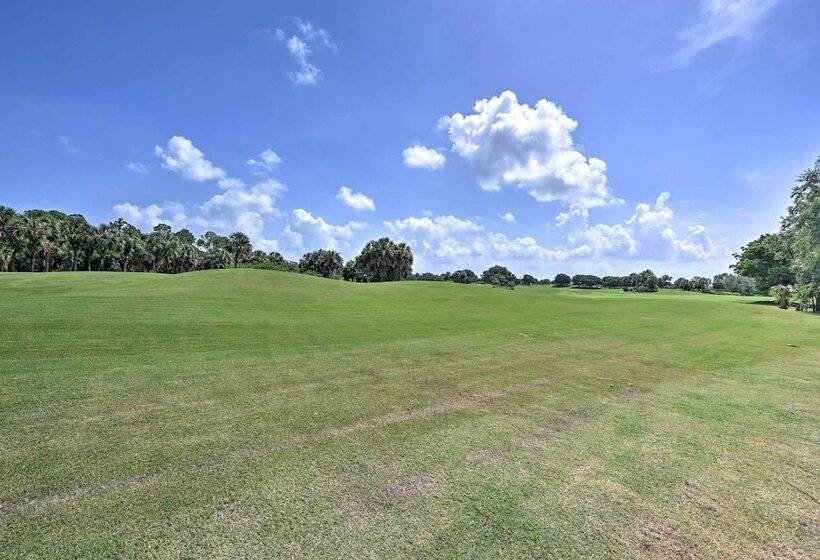 Family Friendly Palm River Estates House!