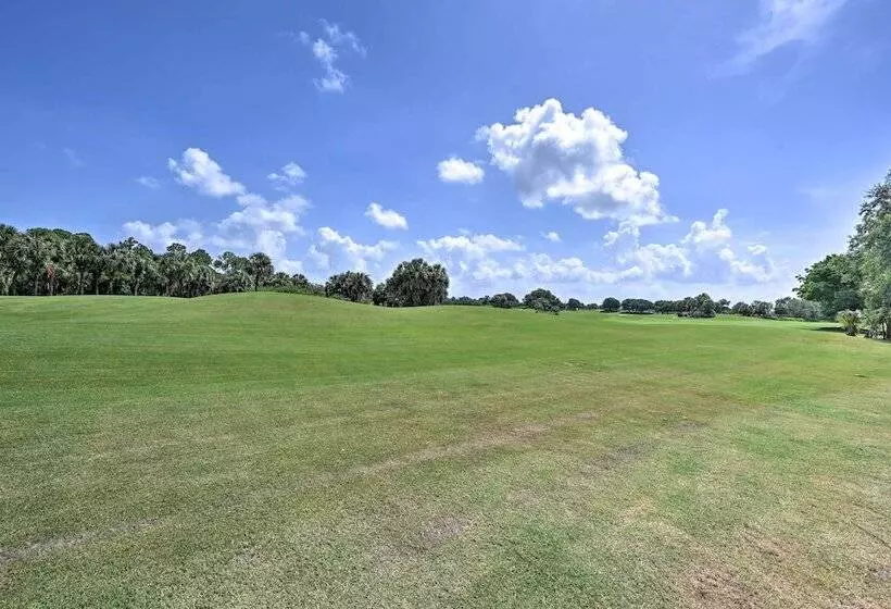 Family Friendly Palm River Estates House!