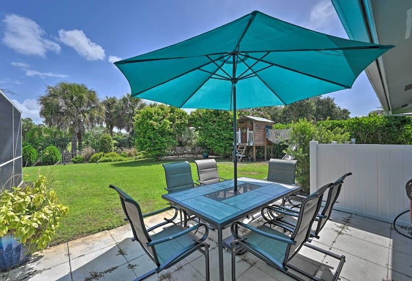 Family Friendly Palm River Estates House!