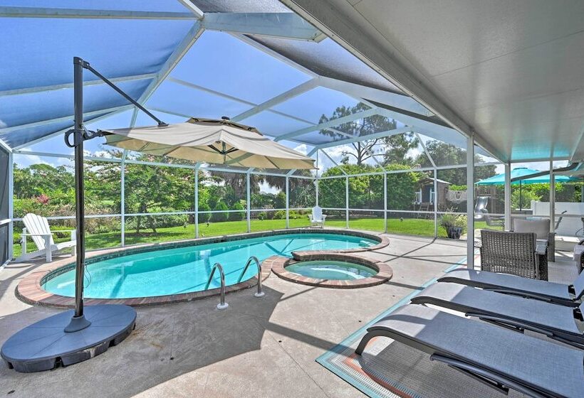 Family Friendly Palm River Estates House!