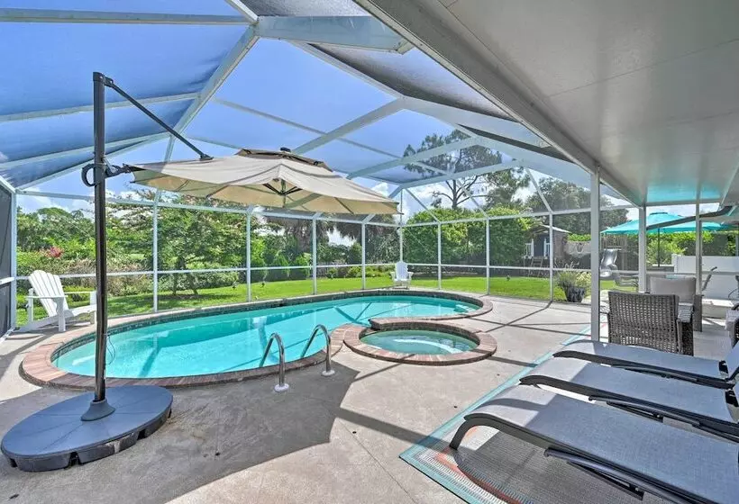 Family Friendly Palm River Estates House!