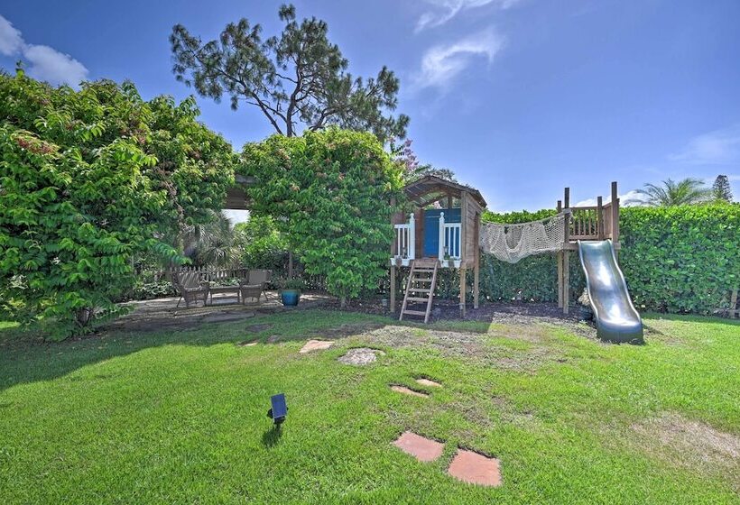 Family Friendly Palm River Estates House!