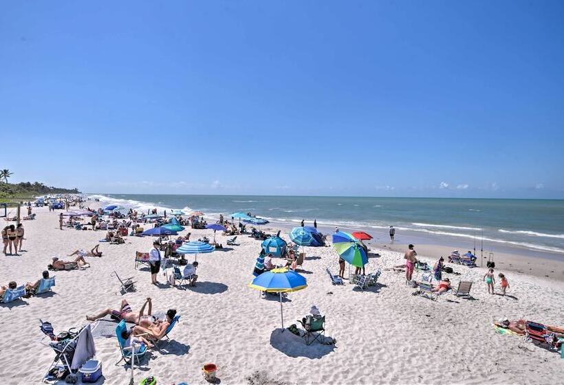 Family Friendly Palm River Estates House!