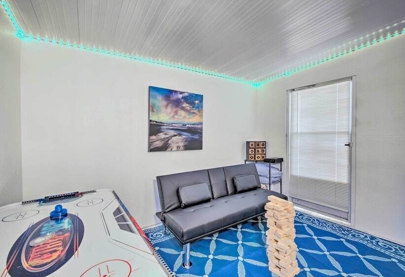 Family Friendly Yankeetown Home W/ Grill!