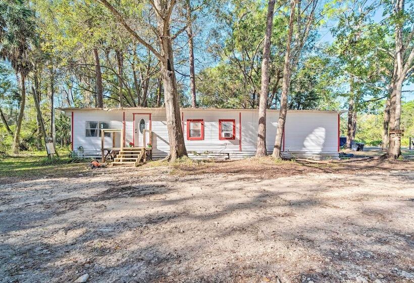 Family Friendly Yankeetown Home W/ Grill!