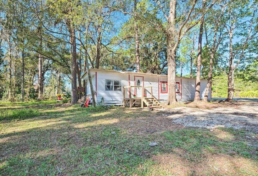 Family Friendly Yankeetown Home W/ Grill!