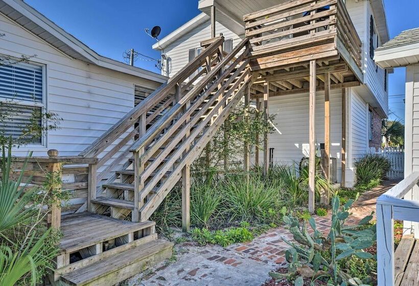 Fernandina Cottage W/ Deck + Direct Beach Access!