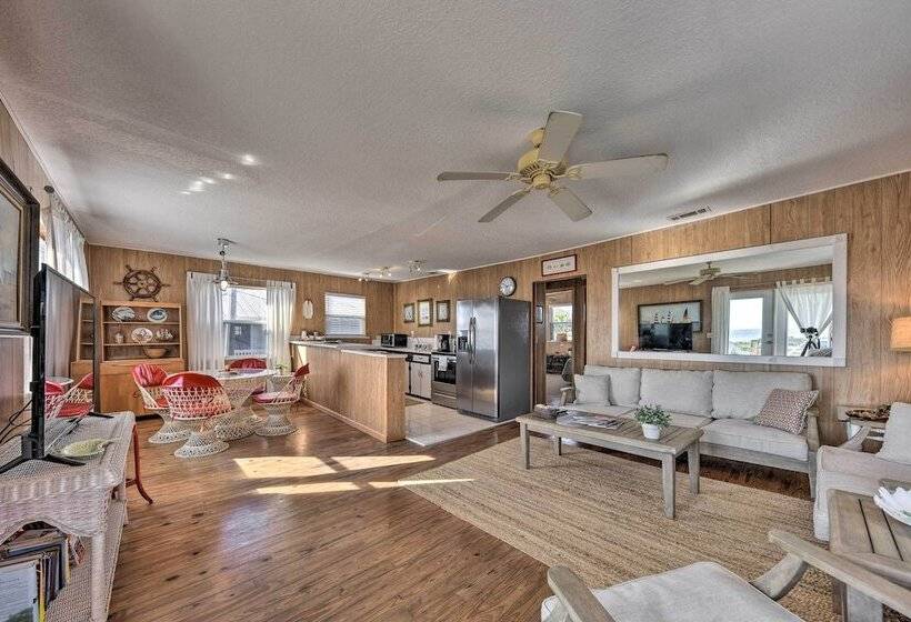 Fernandina Cottage W/ Deck + Direct Beach Access!