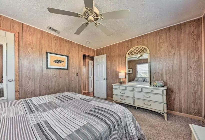 Fernandina Cottage W/ Deck + Direct Beach Access!