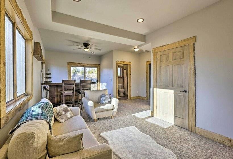 Balconies & Idyllic Views: Grand Lake Haven!