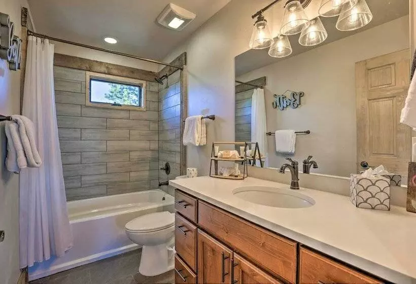 Balconies & Idyllic Views: Grand Lake Haven!