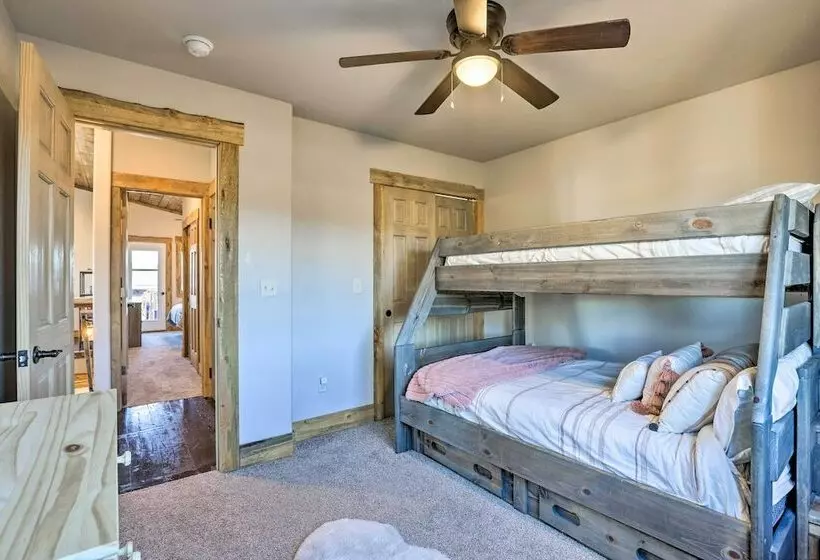 Balconies & Idyllic Views: Grand Lake Haven!