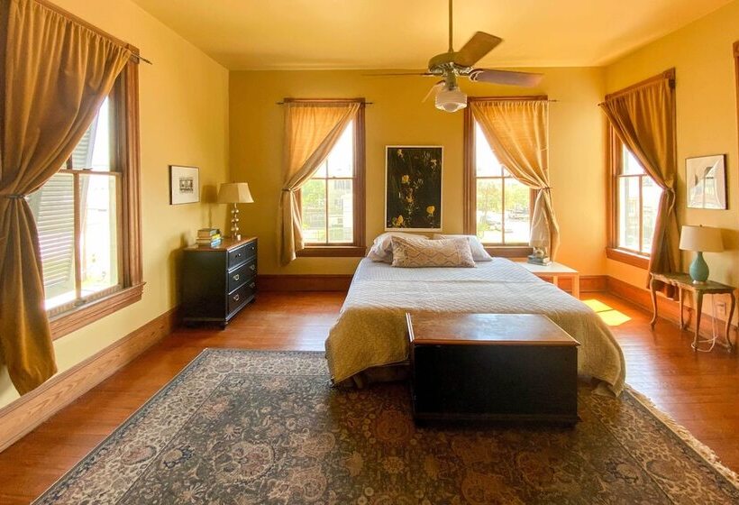 Historic Galveston Home, 1 Mile To Pleasure Pier!