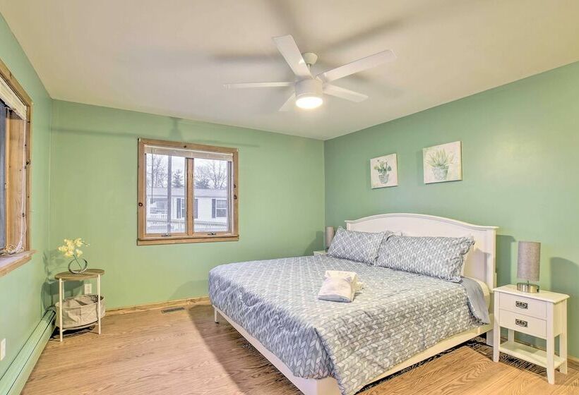 Honeoye Lake House W/ Community Amenities!