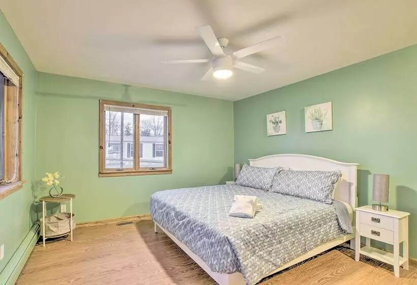 Honeoye Lake House W/ Community Amenities!