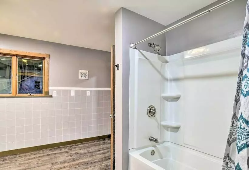 Honeoye Lake House W/ Community Amenities!