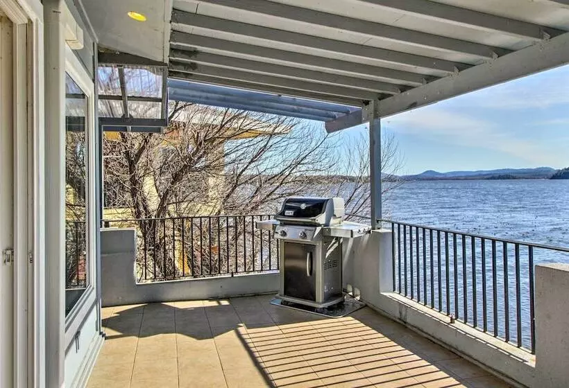 Lakefront Retreat W/ Dock, Paddle Boards & Kayaks!