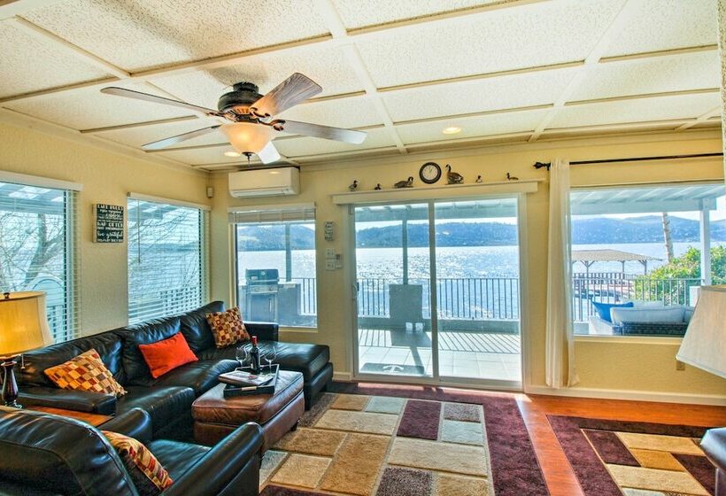 Lakefront Retreat W/ Dock, Paddle Boards & Kayaks!