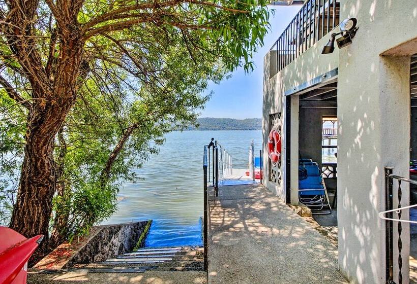 Lakefront Retreat W/ Dock, Paddle Boards & Kayaks!