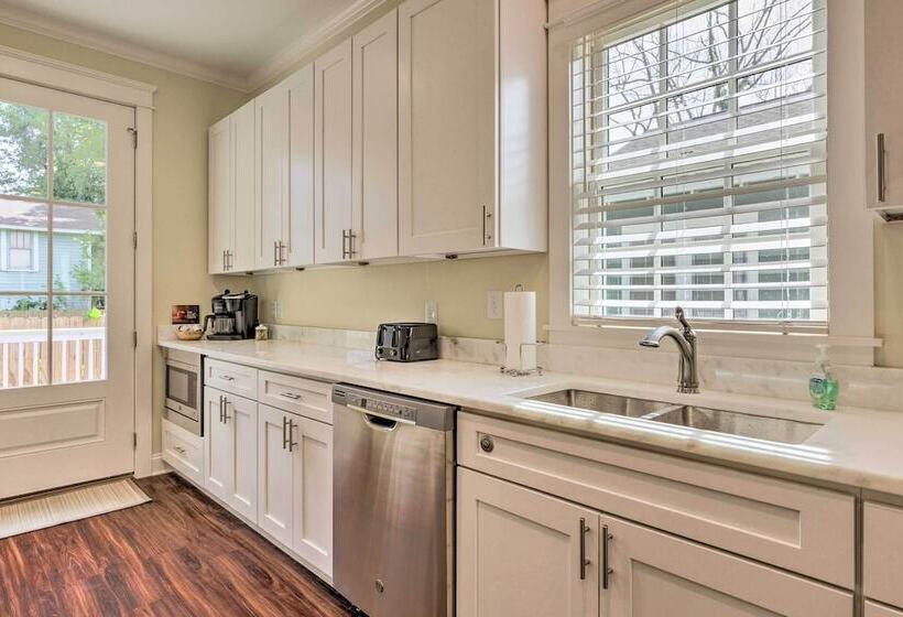 Lovely Mobile Retreat W/ Deck & Front Porch!