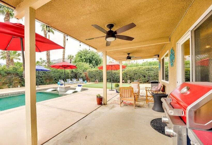 Private Pool & Putting Green: Palm Springs Home!