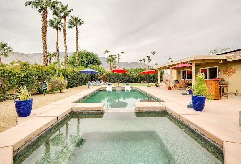 Private Pool & Putting Green: Palm Springs Home!