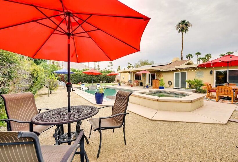 Private Pool & Putting Green: Palm Springs Home!