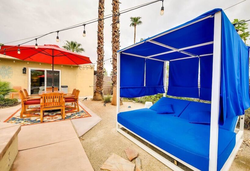 Private Pool & Putting Green: Palm Springs Home!