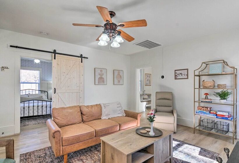 Modern Kanab Home: Fire Pit, Red Rock Views!