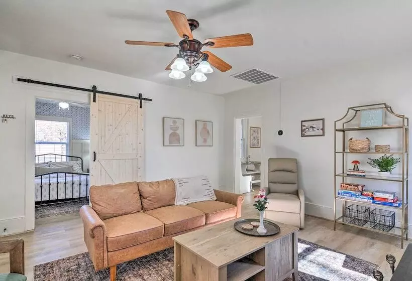 Modern Kanab Home: Fire Pit, Red Rock Views!