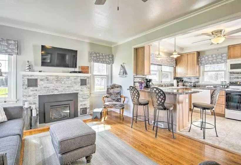 Modern Sturgeon Bay Home By Potawatomi State Park!