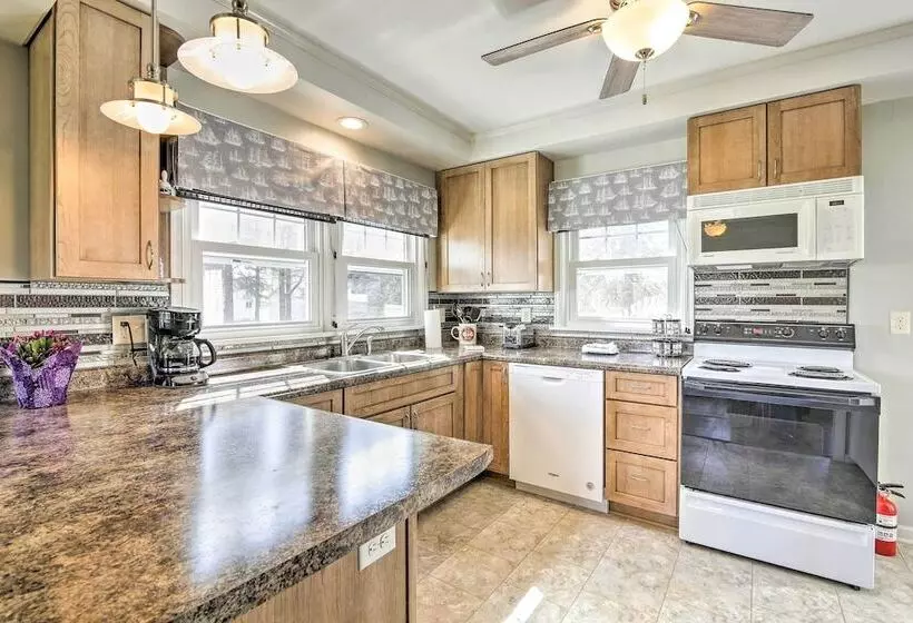 Modern Sturgeon Bay Home By Potawatomi State Park!