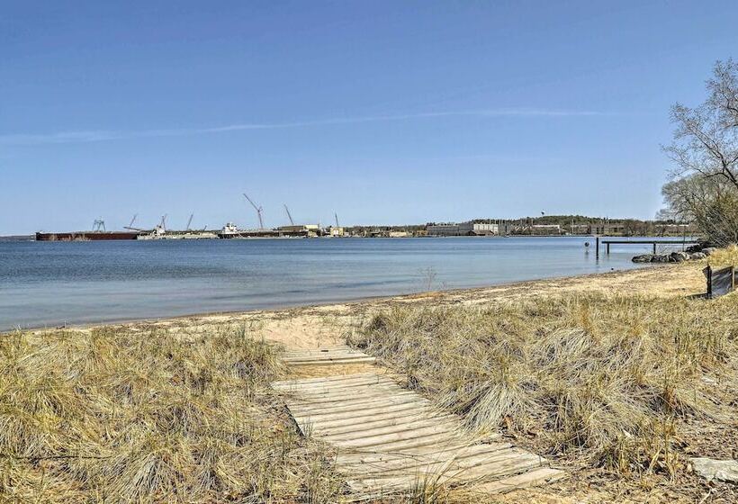 Modern Sturgeon Bay Home By Potawatomi State Park!