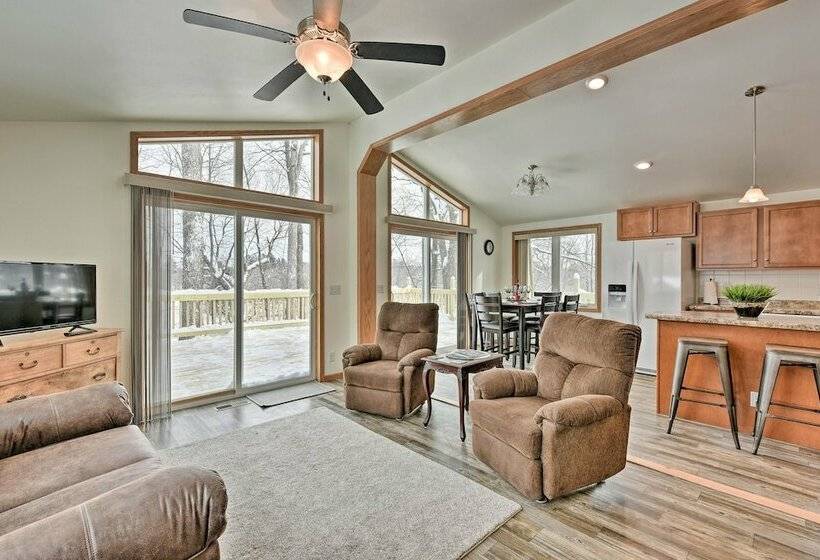 Newly Constructed Red Cedar Lake Narrow Lodge!