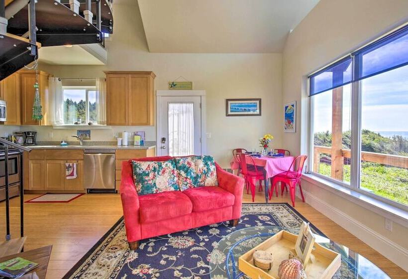 Oceanfront Cottage W/deck & Secluded Beach Access!