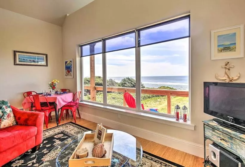 Oceanfront Cottage W/deck & Secluded Beach Access!