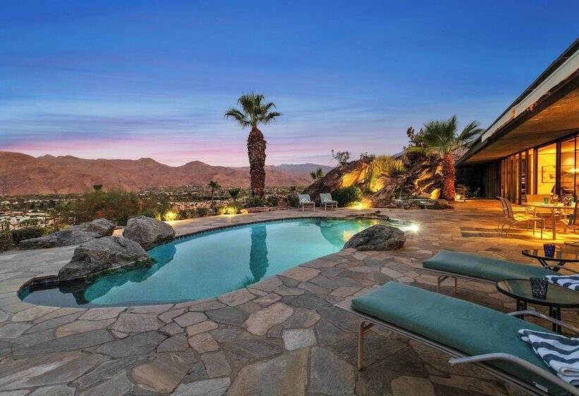 Palm Springs Retreat W/ Private Pool & Jacuzzi