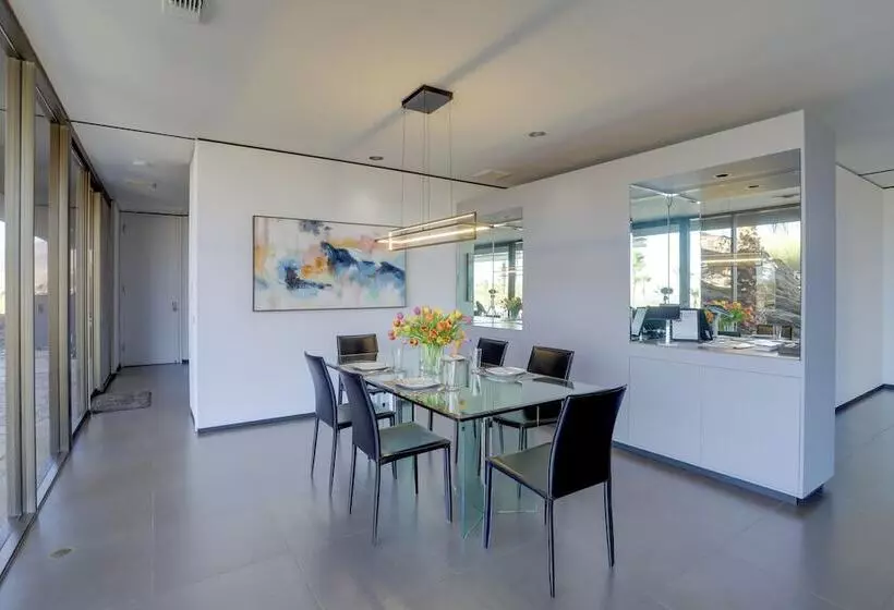 Palm Springs Retreat W/ Private Pool & Jacuzzi