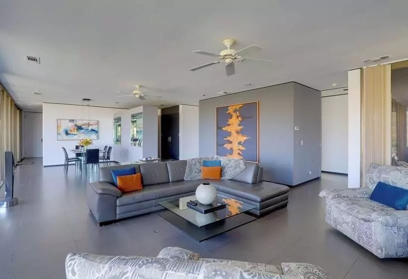 Palm Springs Retreat W/ Private Pool & Jacuzzi