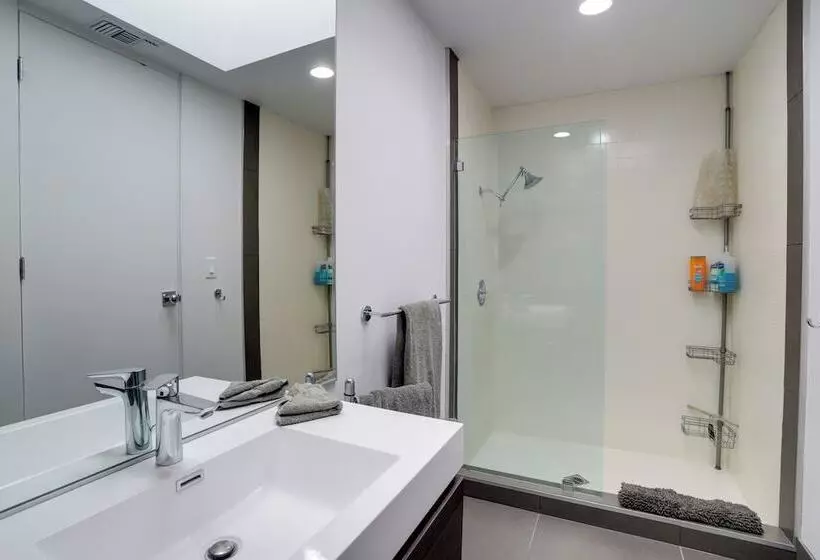 Palm Springs Retreat W/ Private Pool & Jacuzzi