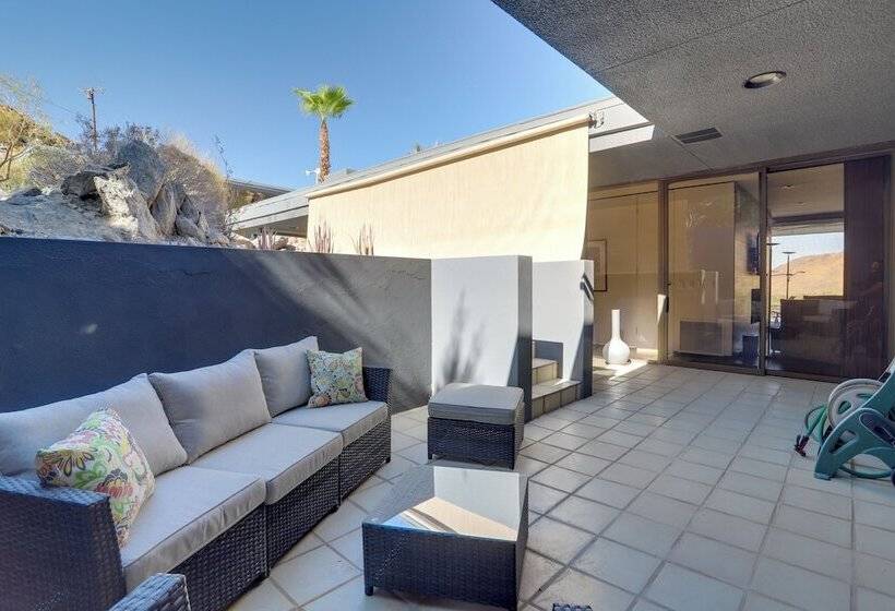 Palm Springs Retreat W/ Private Pool & Jacuzzi