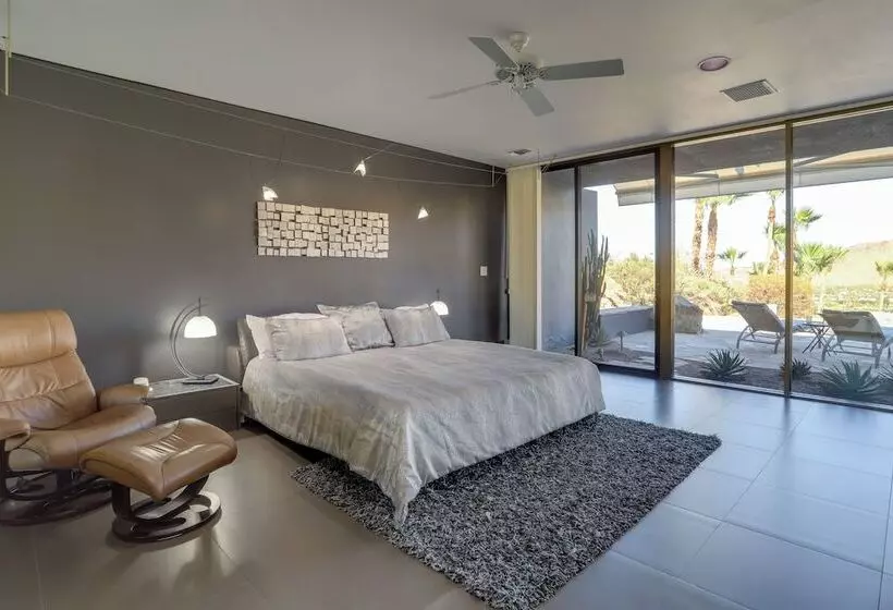 Palm Springs Retreat W/ Private Pool & Jacuzzi