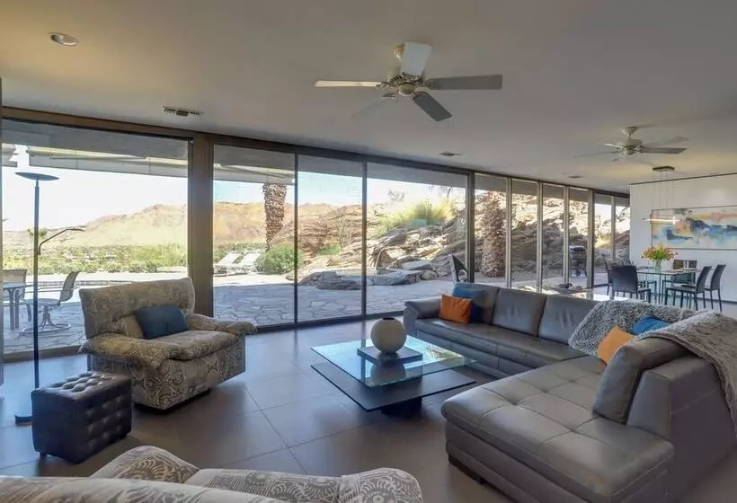 Palm Springs Retreat W/ Private Pool & Jacuzzi