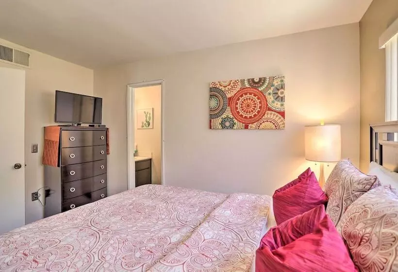 Palm Desert Home W/ Grill & Resort Amenities!