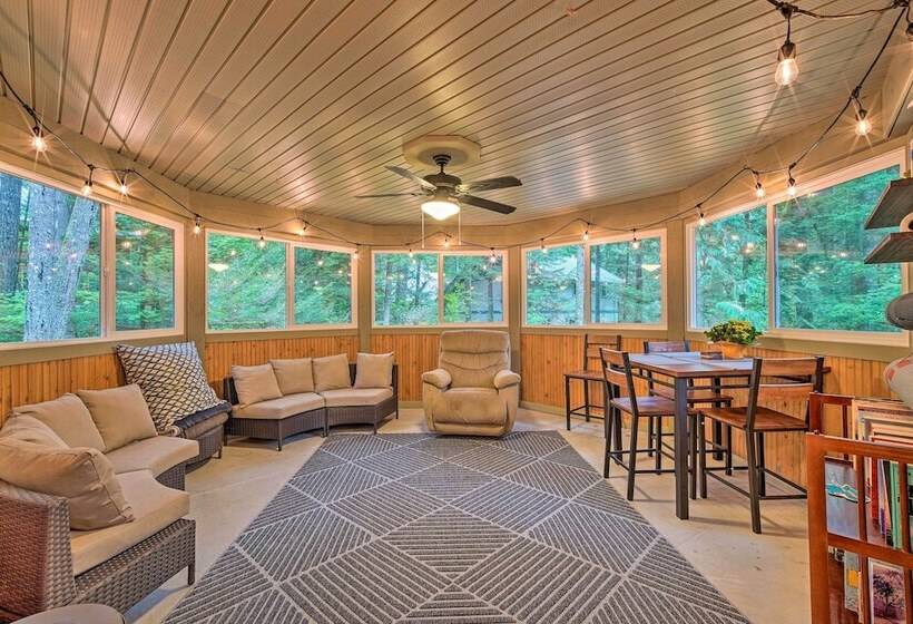 Peaceful Forest Retreat By Mt. Baker Slopes!